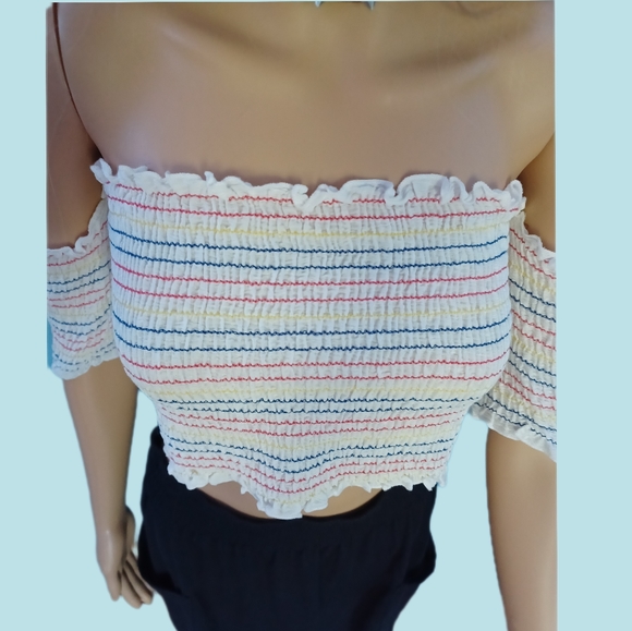 NEW! S,M or L cold shoulder smock top junior sizes. - Picture 3 of 7